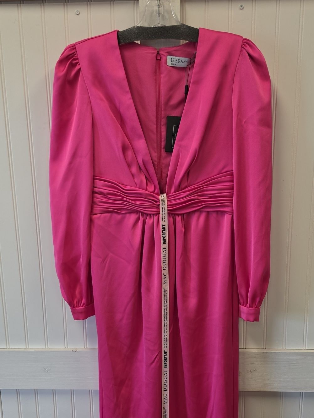 Mac Duggal NWT Fuchsia Pink Plunge Neck Long Sleeve Satin Jumpsuit Size 6 #A2647 - Picture 4 of 10
